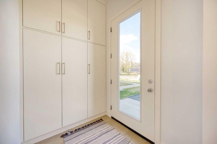 Property Photo: 2008 26A Street SW AB T3E 2C1