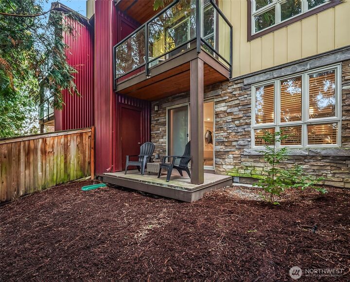 Property Photo: 15070 NE 82nd Street 103 WA 98052