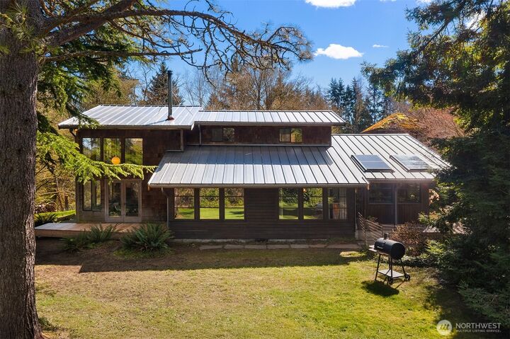 Property Photo: 15232 Vermontville Road SW WA 98070