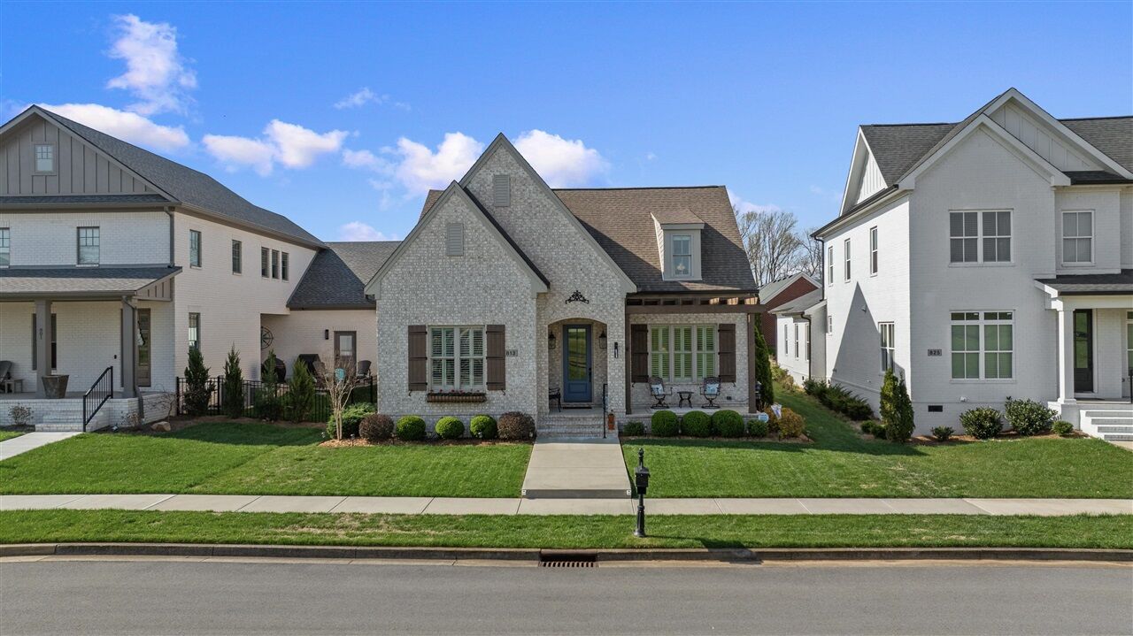 Property Photo:  813 Commons Lane  KY 42103 