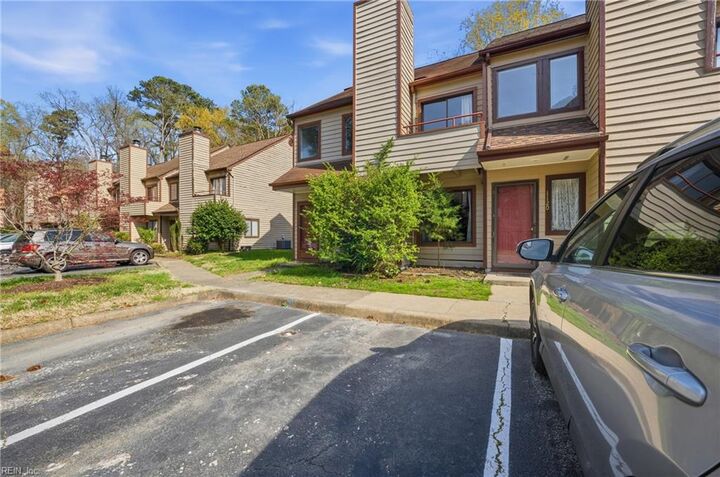 Property Photo:  1122 N Green Dr  VA 23602 