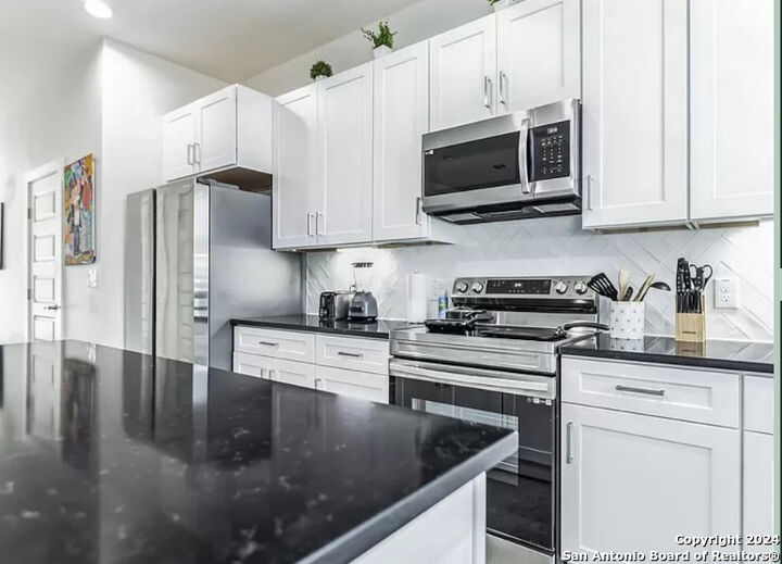 Property Photo:  939 Piedmont Ave  TX 78210 