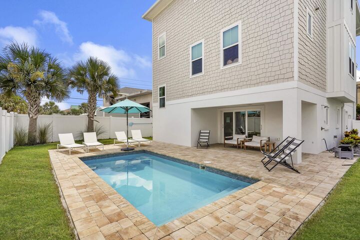 Property Photo:  104 7th St  FL 32080 