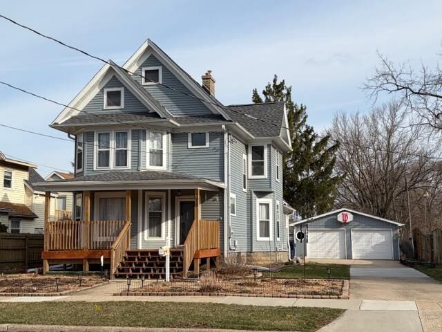 Property Photo:  1214 Laurel Avenue  WI 53548 