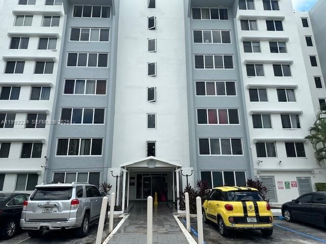 Property Photo:  9001 SW 77 Avenue C705  FL 33156 