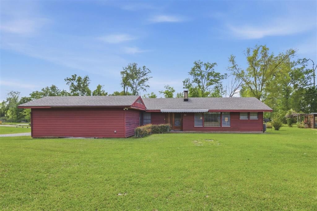 Property Photo: 805 Goss Road LA 70669