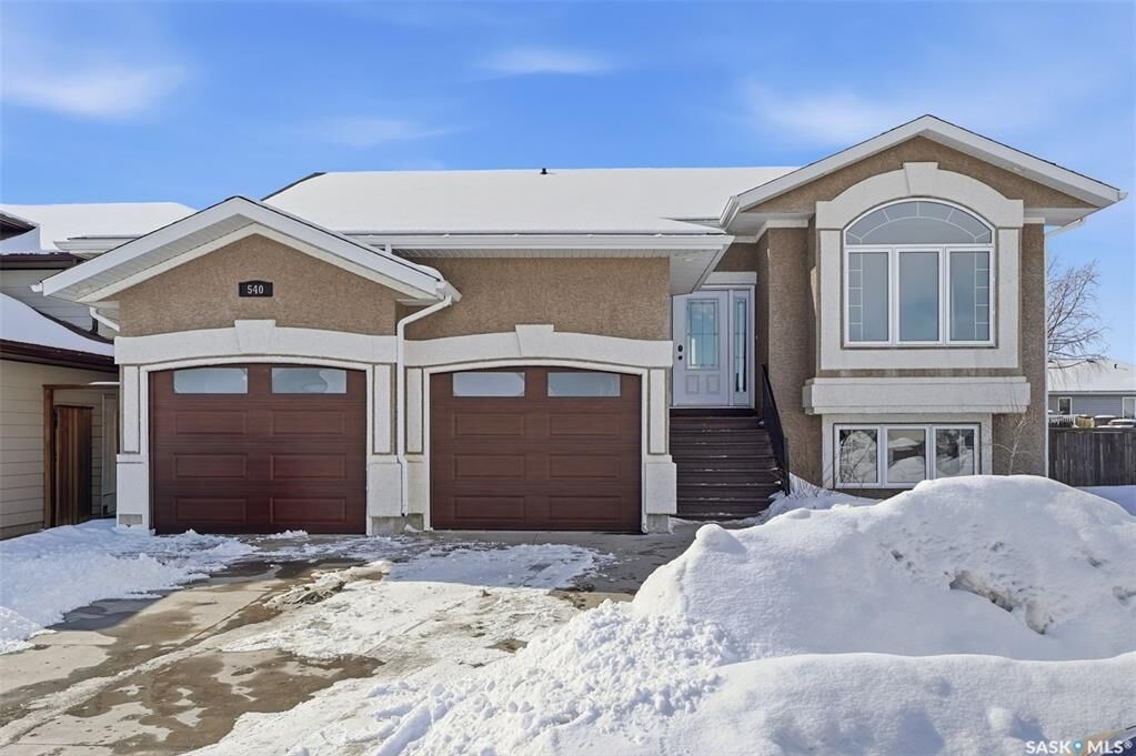 Property Photo:  540 Ens Crescent  SK S0K 4S0 