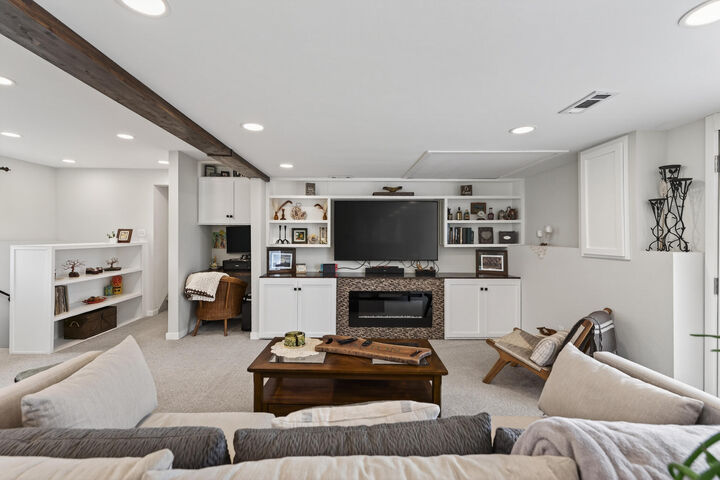 Property Photo:  1086 212 Place  IA 51601 