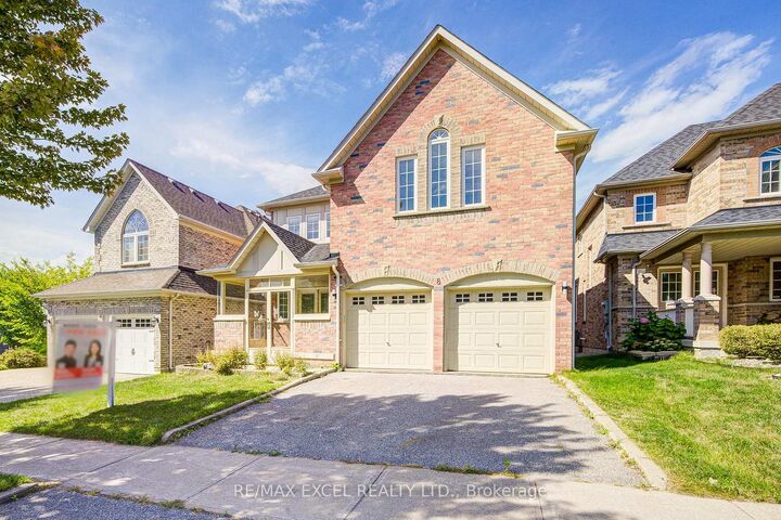 Property Photo: 8 Hollylane Drive ON L6C 2K1