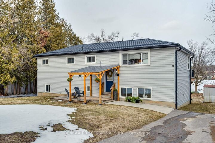 Property Photo:  22 Lawrence Street N  ON K9J 6X3 