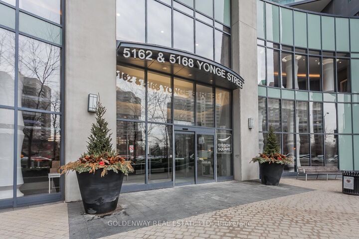 Property Photo: 5162 Yonge Street 1815 ON M2N 0E9