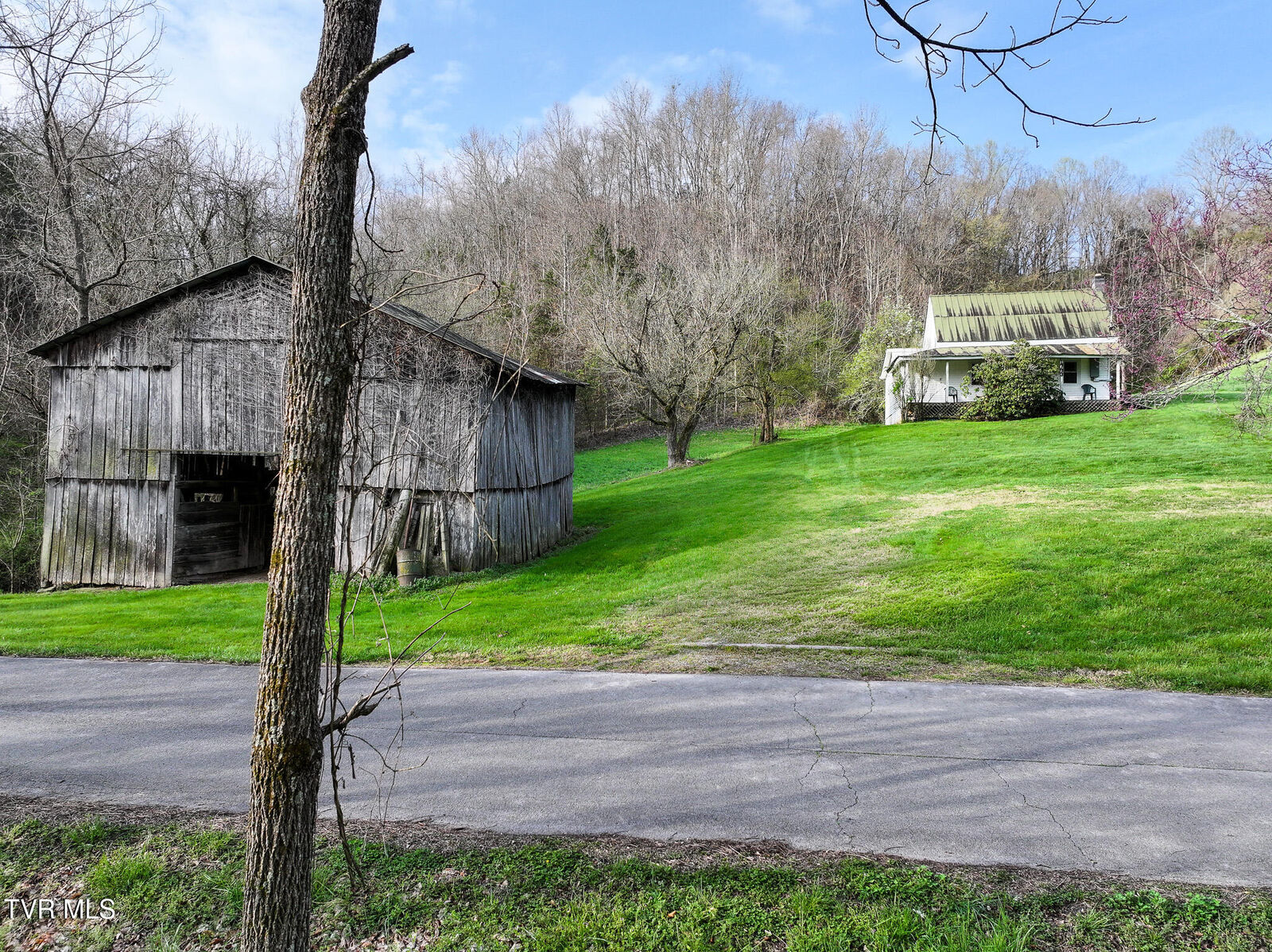 Property Photo: 1811 George Malone Road TN 37745