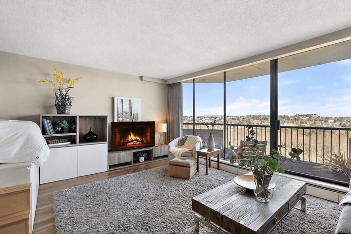 Property Photo:  620 Toronto St 1708  BC V8V 1P7 