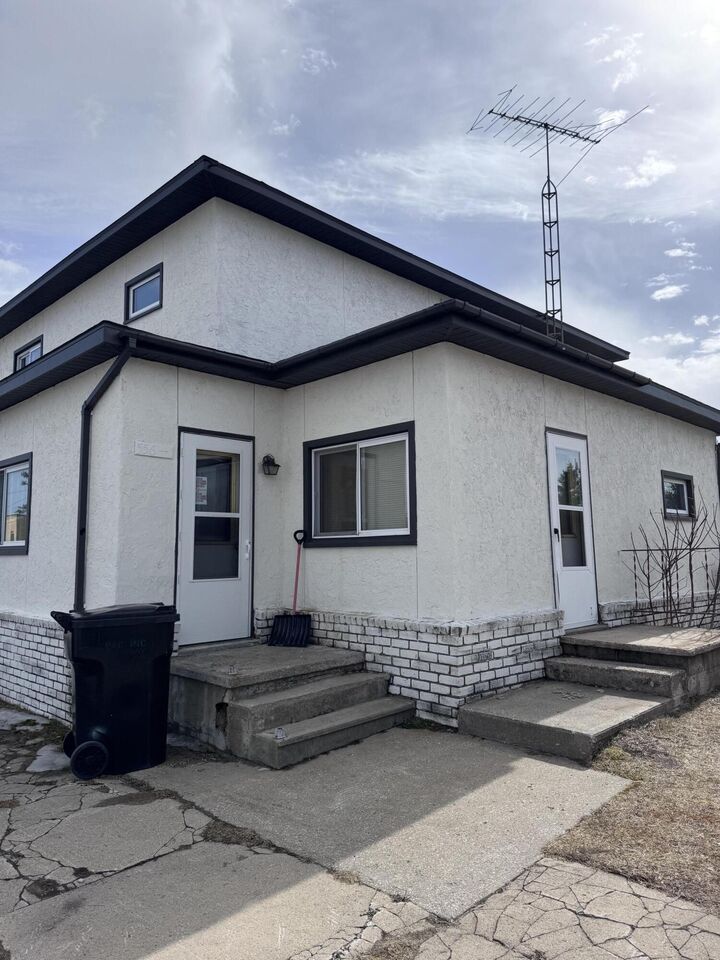 Property Photo:  566 E Main Street  MI 49795 