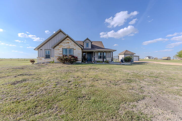 Property Photo:  4846 County Road 327  TX 76530 