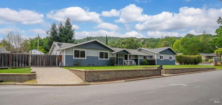 Property Photo:  2 Montego Place  CA 94526 