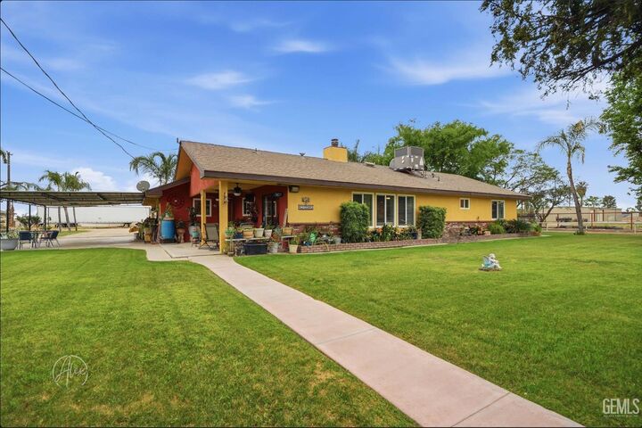 Property Photo:  253 E McKee Road  CA 93307 