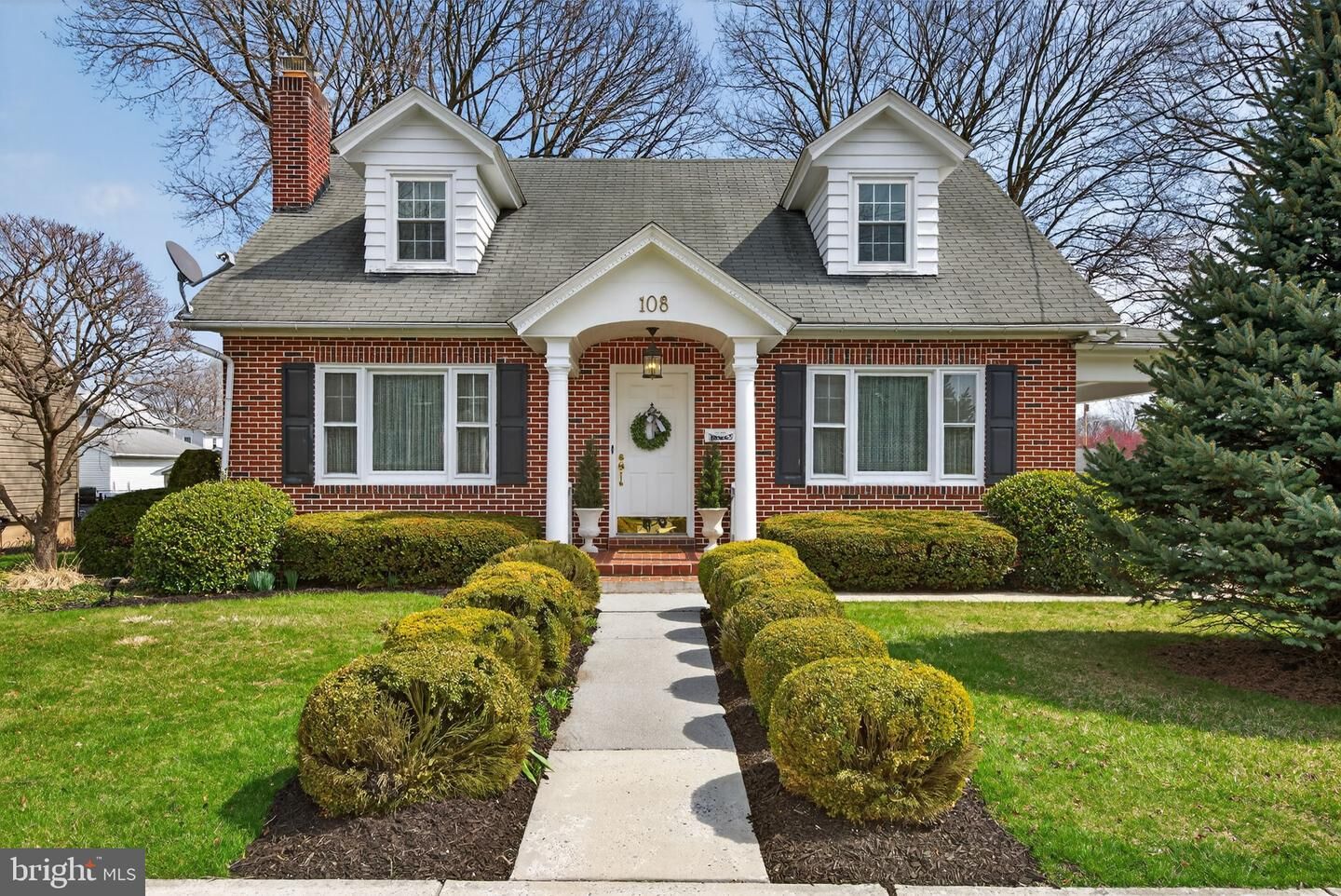 Property Photo:  108 S Locust Street  PA 17067 