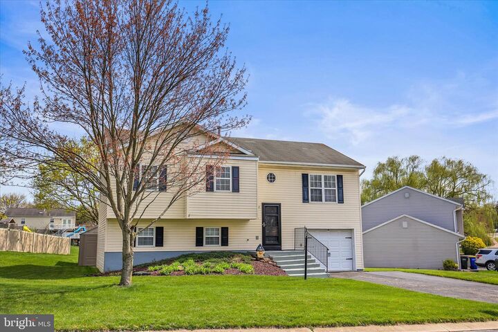 Property Photo:  125 Winston Drive  PA 17408 