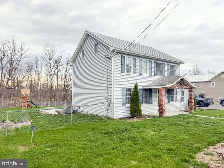 Property Photo: 1611 Pine Road PA 17015