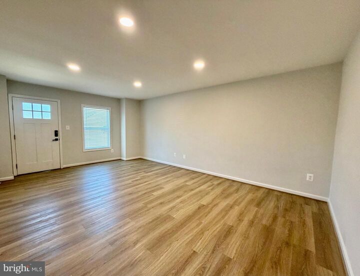 Property Photo:  17476 Piney Point Road 5  MD 20674 