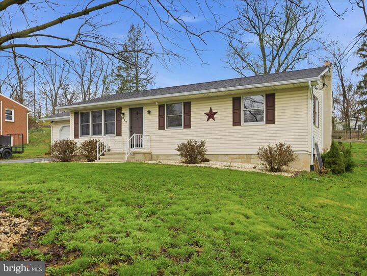 Property Photo: 917 Woodland Parkway PA 17268