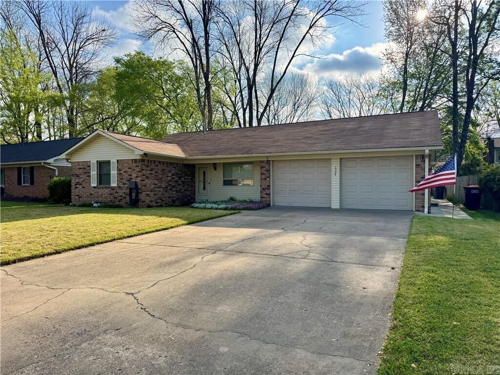 Property Photo:  1504 N Knoxville  AR 72801 