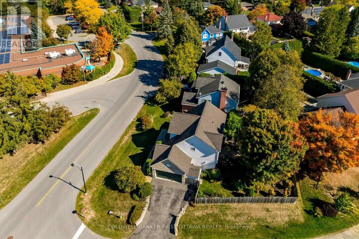 Property Photo:  38 Hobin Street  ON K2S 1G8 