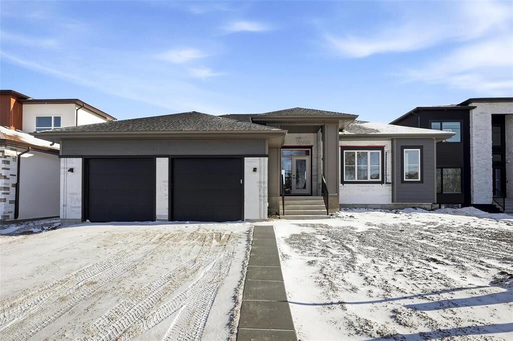 Property Photo:  785 Addis Avenue  MB R2V 4S3 