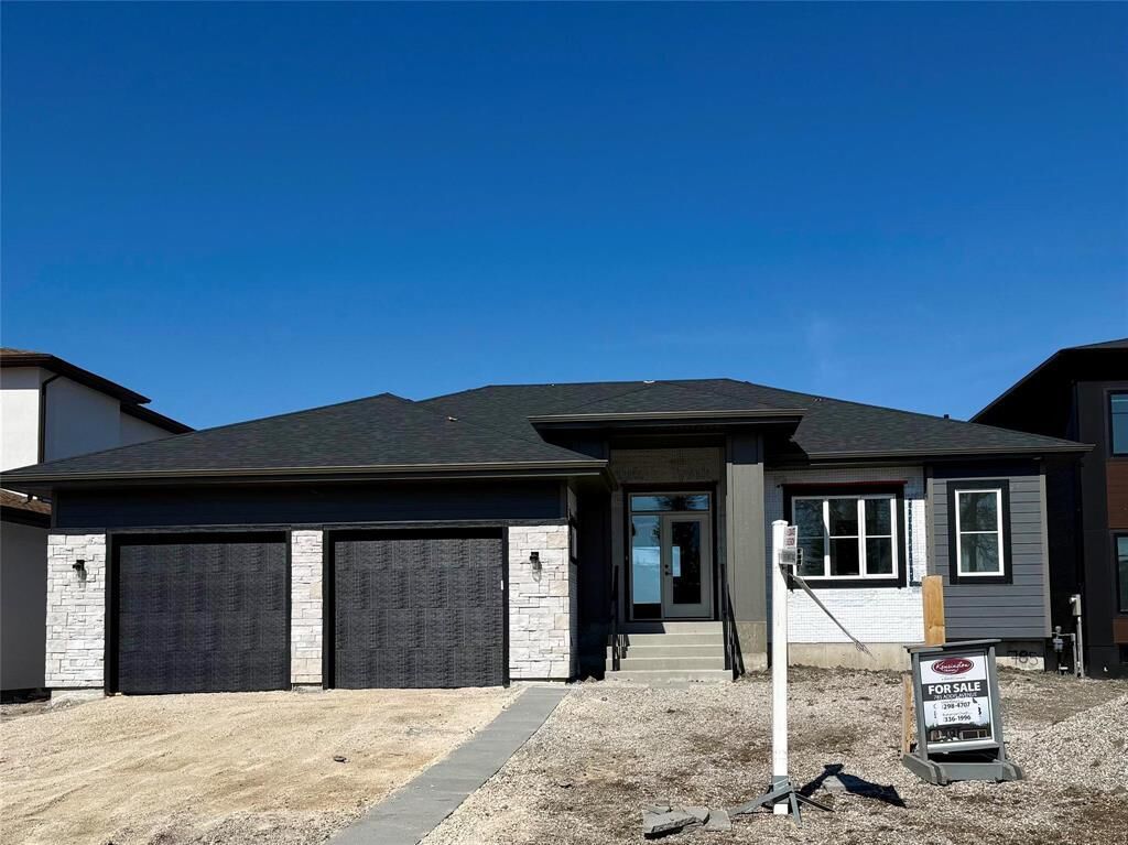 Property Photo:  785 Addis Avenue  MB R2V 4S3 