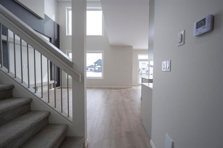 Property Photo:  39 Parkrose Place  MB R5A 0B4 