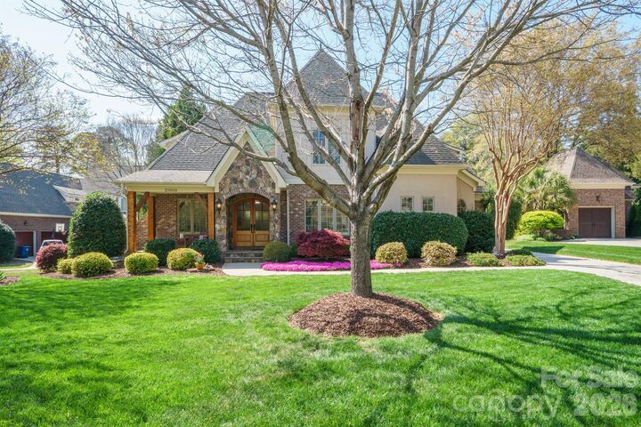 Property Photo:  20609 Queensdale Drive  NC 28031 