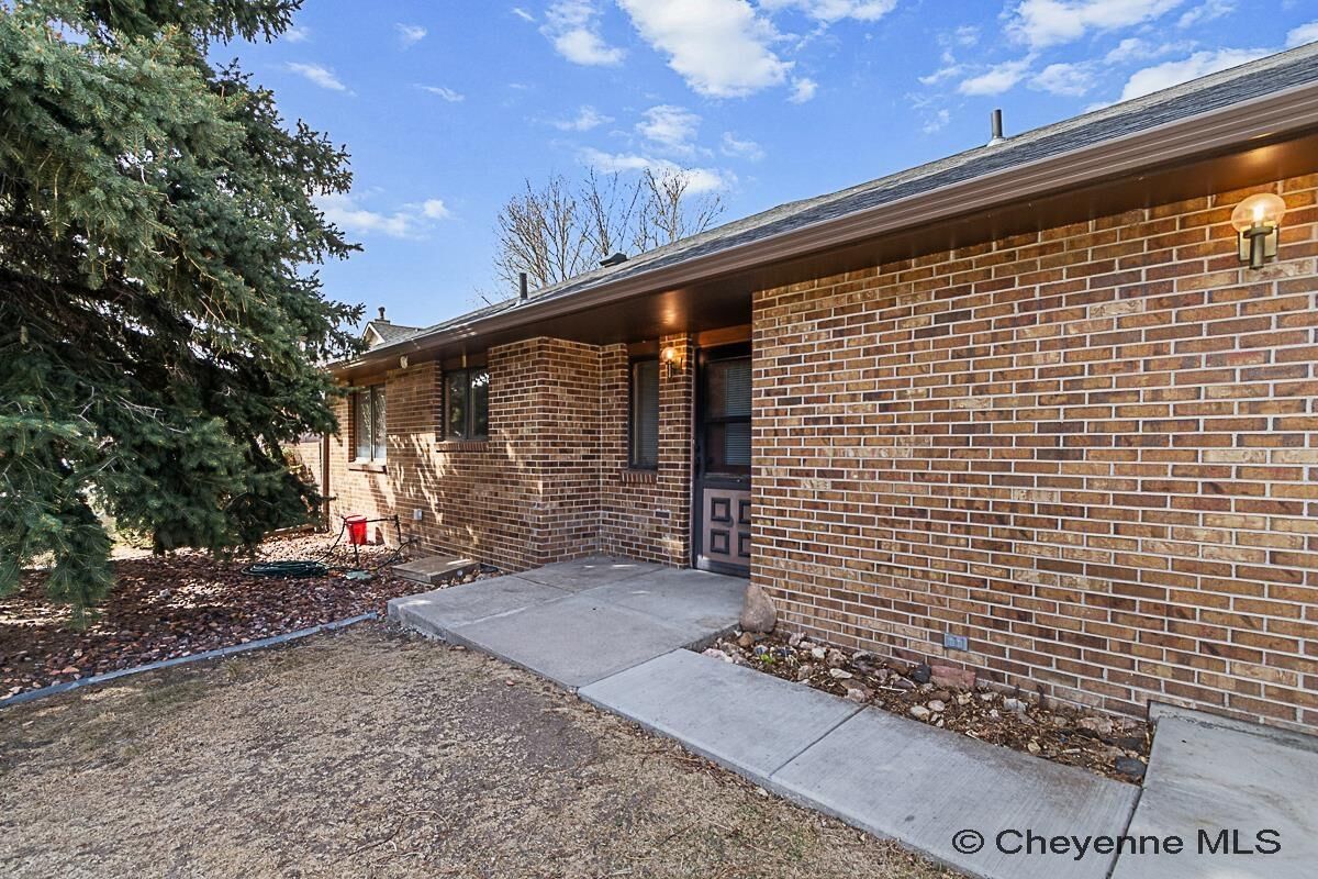 Property Photo: 5022 Hoy Rd WY 82009