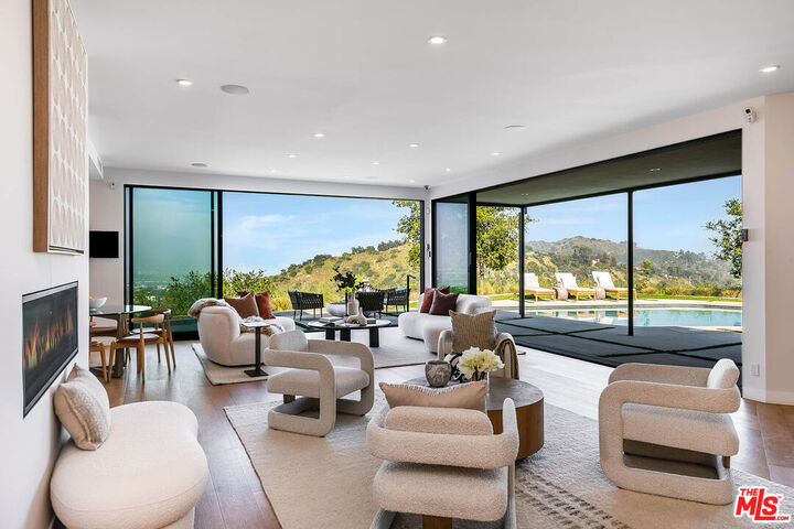 Property Photo:  8545 Charl Ln  CA 90046 