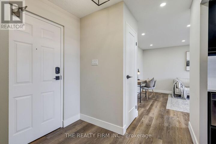 Property Photo: 135 Baseline Road West 910 ON N6J 4W4
