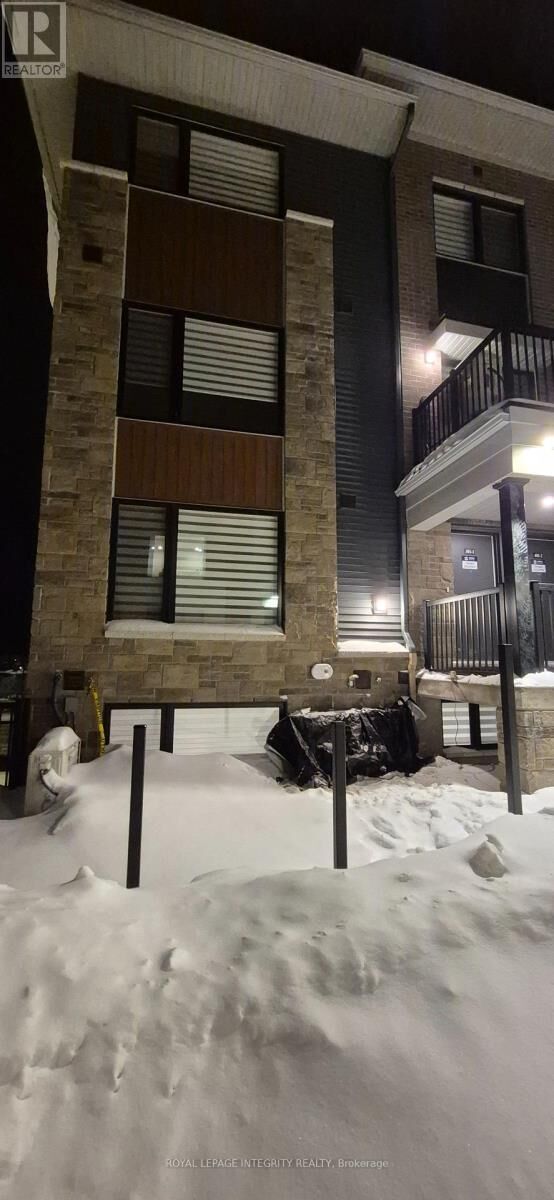 Property Photo:  401 Glenroy Gilbert Drive 1  ON K2J 7N7 