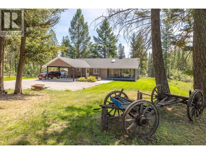 Property Photo: 4814 Lake Road BC V0B 2L2