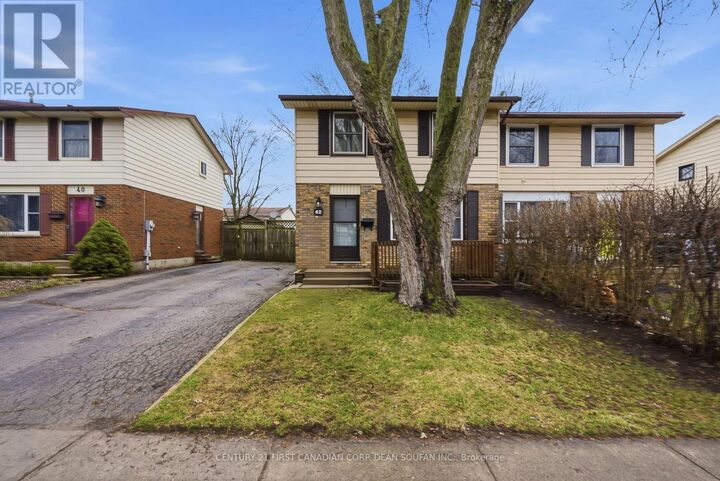 Photo de la propriété:  42 Sasha Crescent  ON N6E 2M5 