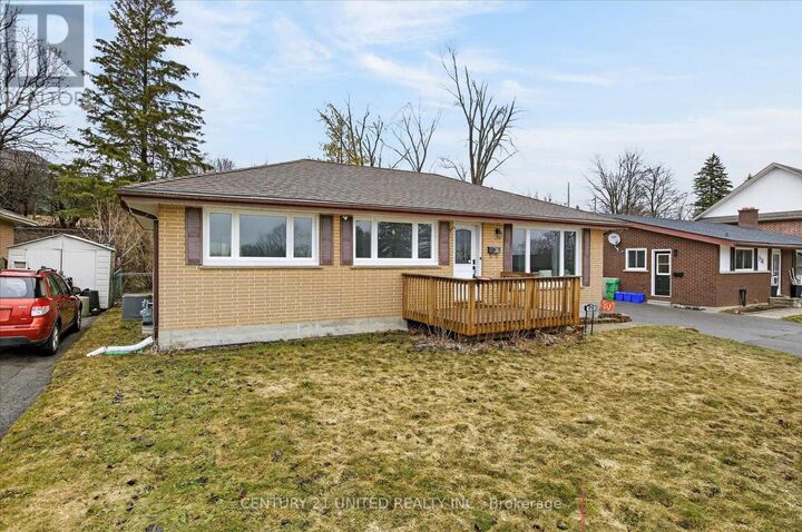 Photo de la propriété:  578 Hillside Street  ON K9H 5N6 