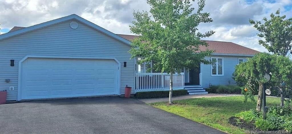Property Photo: 38 Edgemount Dr NB E5K 1Y2