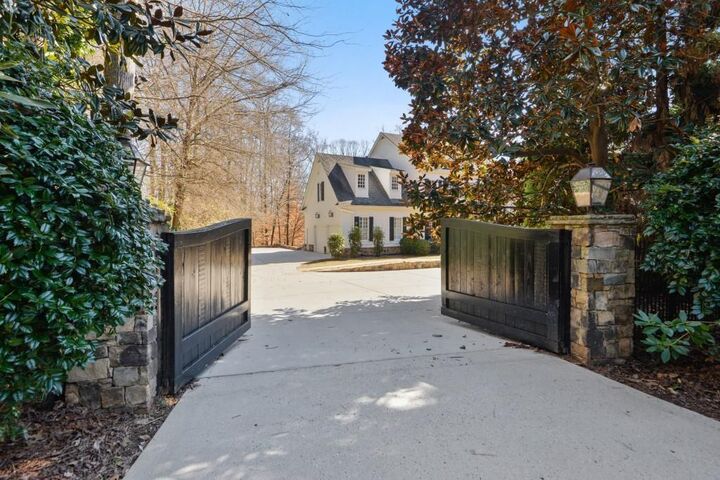 Property Photo:  1124 Moores Mill Road NW  GA 30327 