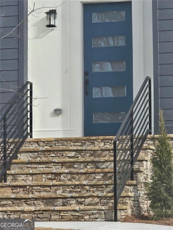 Property Photo: 503 Glendale Road GA 30079