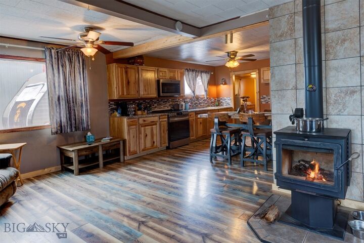 Property Photo:  305 1st Avenue N  MT 59018 