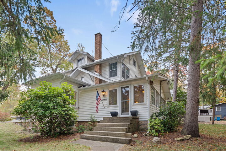 Property Photo:  2005 Oriole Trail  IN 46360 