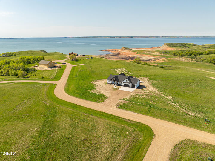 Property Photo:  1265 42L Avenue NW  ND 58540 