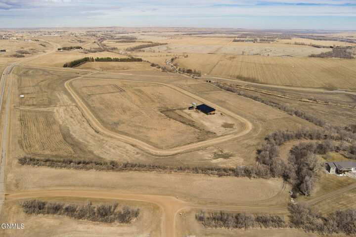 Property Photo:  3521 Honey Loop  ND 58554 