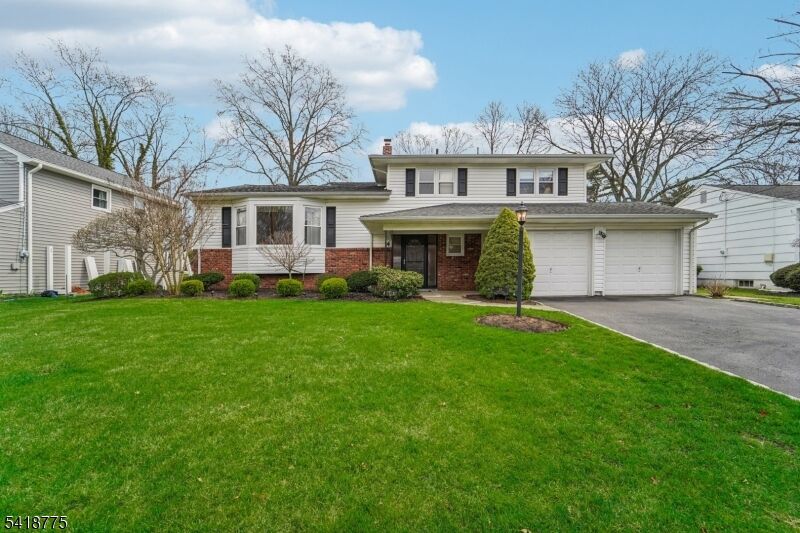 Property Photo:  14 Eton Pl  NJ 07081 