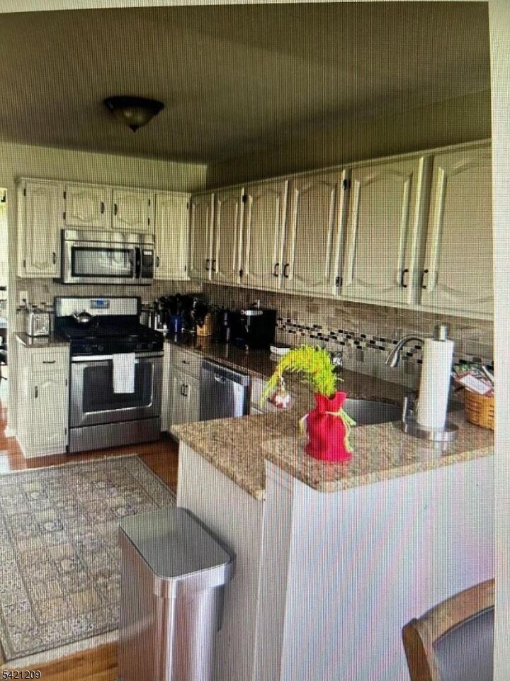 Property Photo:  89 Violet Ct  NJ 08889 