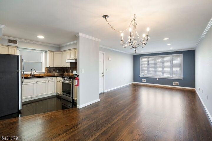 Property Photo:  312 Vine St 1  NJ 07202 