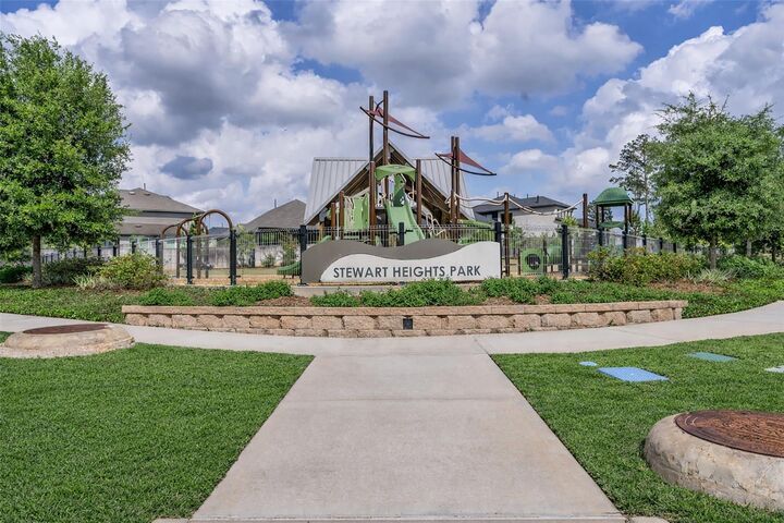 Property Photo:  220 Nirnroot Court  TX 77316 